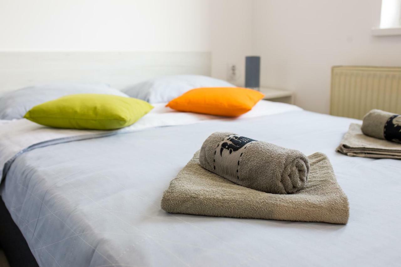 La Casa Hostel Ni Екстериор снимка
