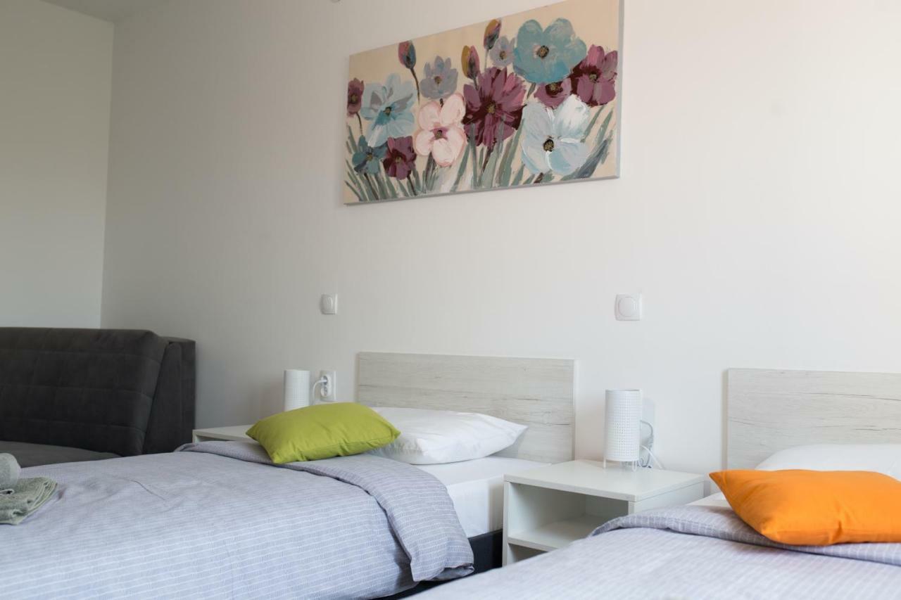La Casa Hostel Ni Екстериор снимка
