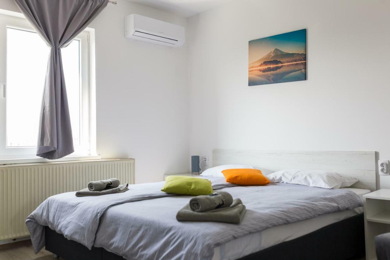 La Casa Hostel Ni Екстериор снимка