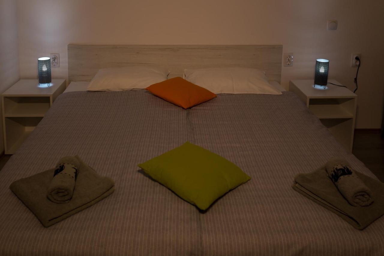La Casa Hostel Ni Екстериор снимка