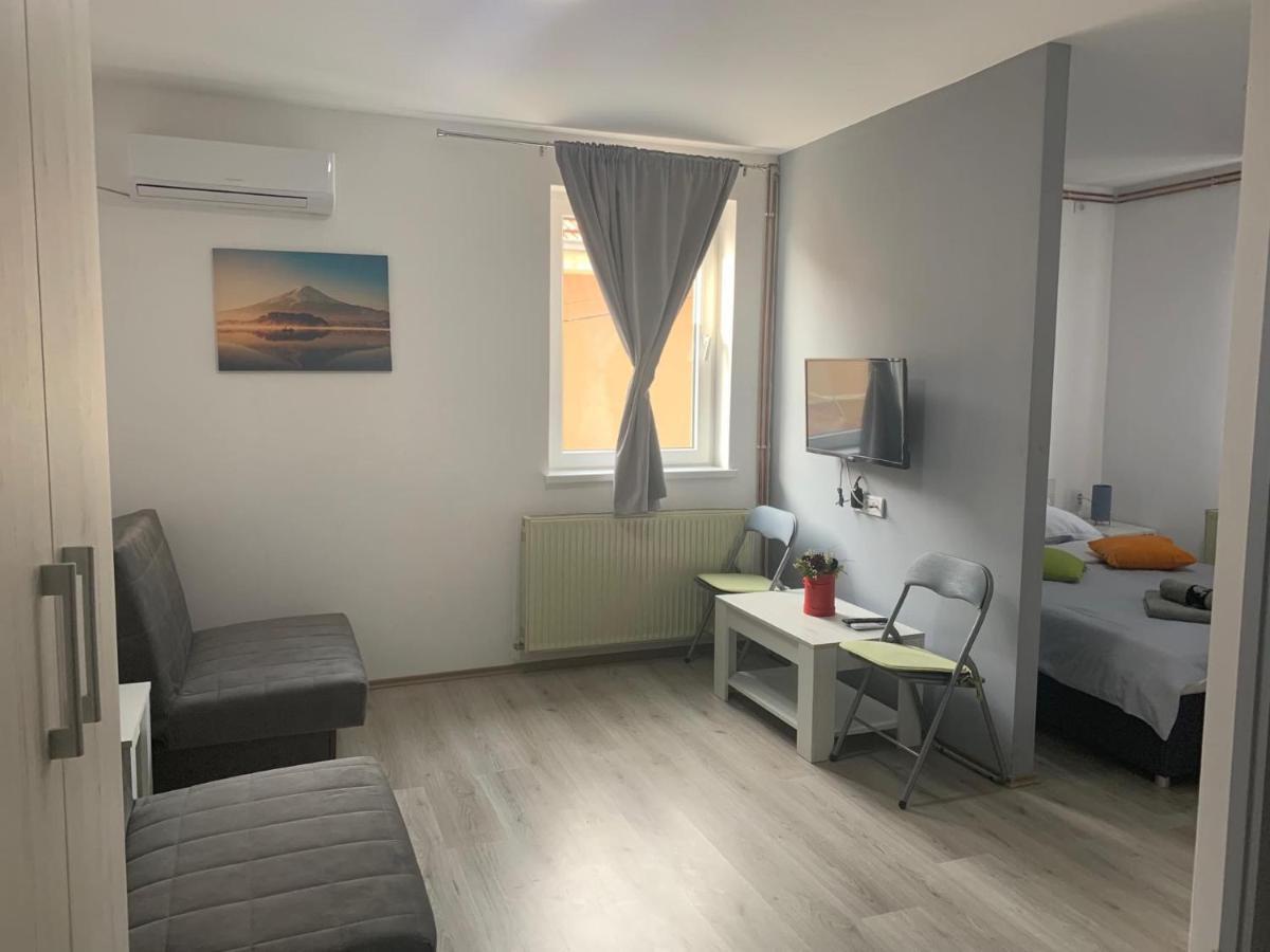 La Casa Hostel Ni Екстериор снимка